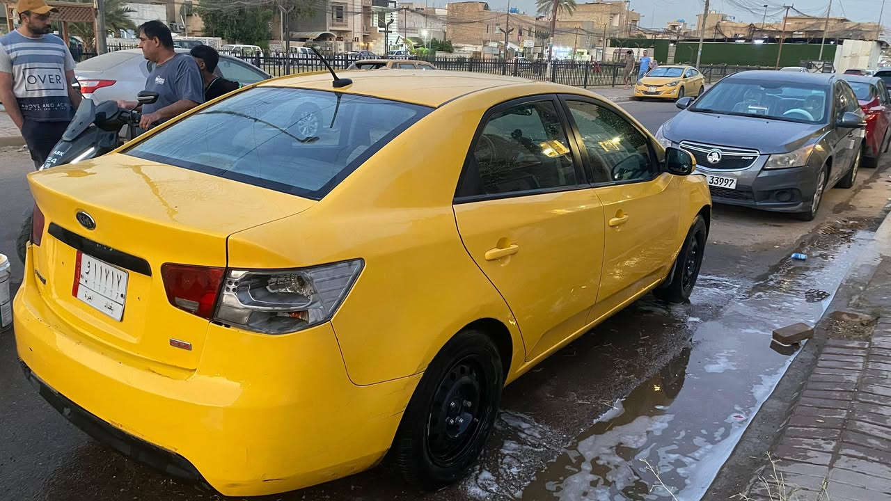 بسم الله الرحمن الرحيم 
من رخصه مدير الكروب المحترم للبيع كيا فورتي وارد امريكي موديل 12 حادث امريكه جاملغ خلفي تحكم ستيرن جهتين كير محرك طك كارتون ماملعوب بي شواصي لغود سليمات منضومت تبريد جديده تبريد ثلج ❄️ باتري جديد تايرات جدد السعر 85 بيها مجال مكان بغداد بلديات للاستفسار ***********
