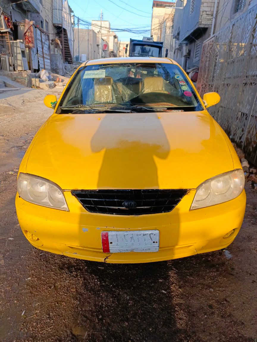 السلام عليكم سيارة اسبكترا للبيع موديل 2002 محرك مستحق يدخن كير عادي سنويه ساقطه بل2020 راعيها موجود بيها وكاله ام الباركود المكان النجف السعر 14 وبيها مجال الاتصال على الرقم ***********
