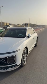 ازيرا كراندر • ٢٠٢٣ • ٦ سلندر