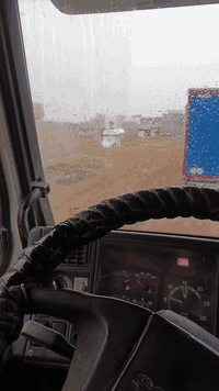 سكانيا 113/360للبيع
كير 900

محرك ستندر لا صرف ولا نفخ
تايات طخم جديد 
.تحويل مباشر 

السعر 155وبيه مجال 

***********
