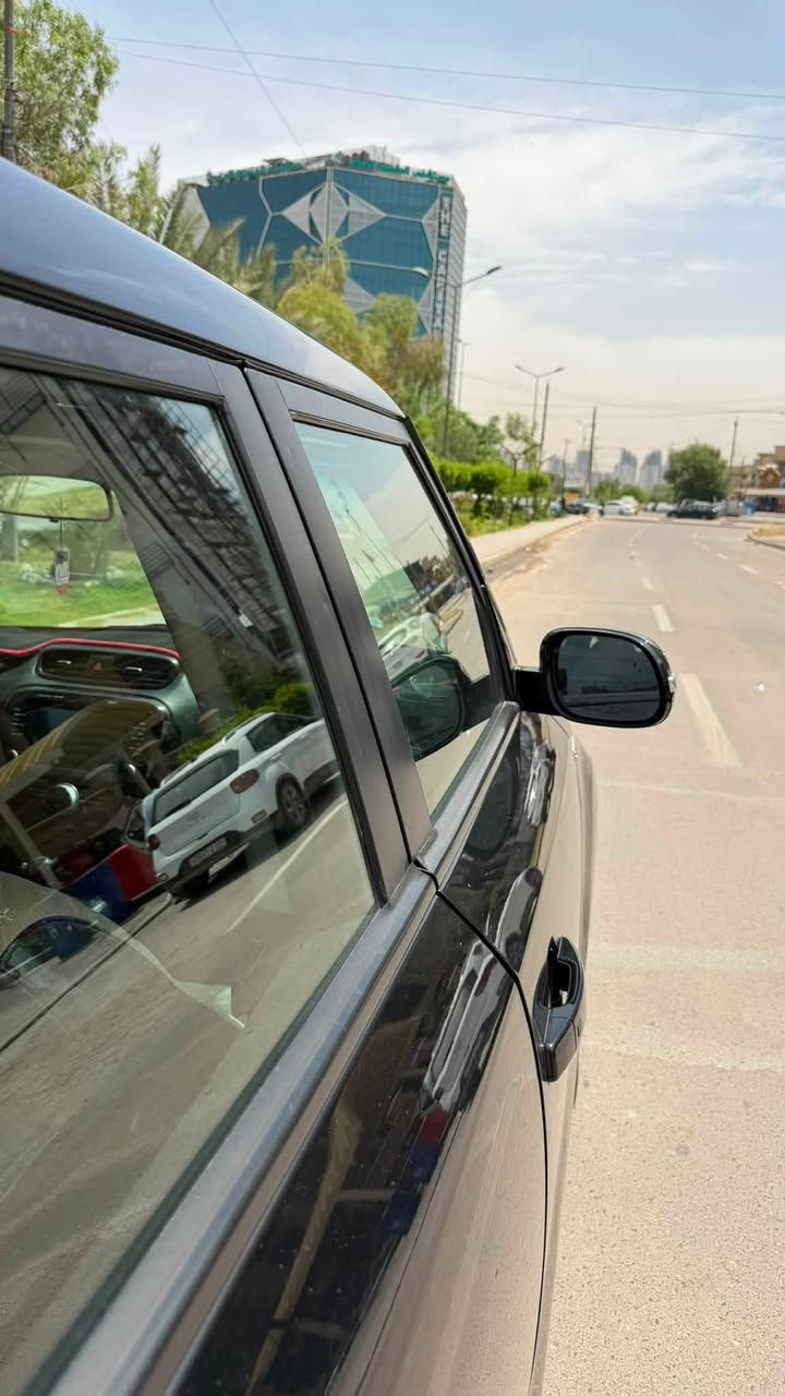 كيا صول للبيع موديل 2018 وارد امريكي فئة بلاس السبورت مواصفات فووول عدا الفتحه حادثه جانبي بالباب خلف السايق ومبدلة وبجم السيارة كبس ويوجد جراد بسيط بالقمارة والبنيد   والسيارة مميزة جدا بالمواصفات 😍😍😌
                           
  -مكينة السيارة : 1600 تيربو GDI✈️✈️

-كير السيارة DCT دبل كلتش رياضي 7 نمر ⚙️

-ممشى السيارة /  69,000 ميل 

-بصمة تشغيل وأبواب وجنطة

-كراسي كهرباء السايق والراكب عدد (2) 

-اضائه ترحيب مع سماعات من شركة Harman Kardon

-شاشه حجم كبير+كامره اصليه مع نظام ترحيب

-مري شفط + اشاير بالمري
-ستيرن حرف D + جلد وخياط

-كشنات جلد + تطريز بخيط احمر

-سستم سماعات + انارة بالسماعات متغيره مع الصوت 

-ويل كب كروم رياضي حجم 18 🛞🛞

-كروز للسرعة 

-تبريد منفصل ابيانو 

-تدفئة بالستيرن 

-تدفئة في الكراسي الامامية + تدفئة في الكراسي الخلفية 

-تغيير مودات القيادة 
مكان السيارة / بغداد 
 سعر السيارة / 104$ وبيها مجال للشراي فعلا 
للاستفسار والتواصل عبر الواتساب / ***********
