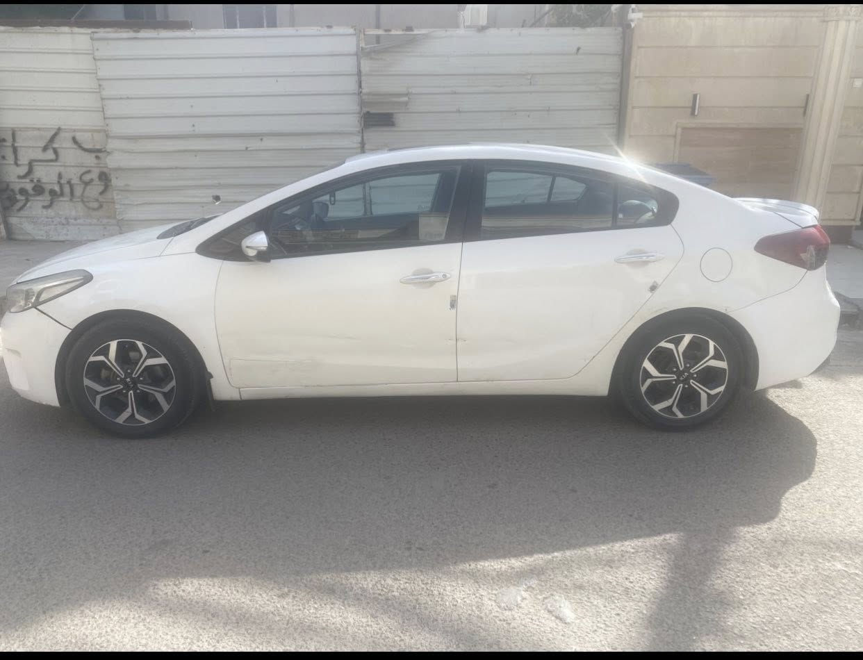 السلام عليكم   للبيع سيراتو ٢٠١٧ خليجي محرك كير وصدر وتبريد خير من الله  ومواصفات تحكم ستيرن وسلايد ومرايات شفط  بيها ٥ قطع صبغ وسعر ب١١٠ وبيها مجال للطيبين المكان بغداد للااستفسار   *********** واتساب
