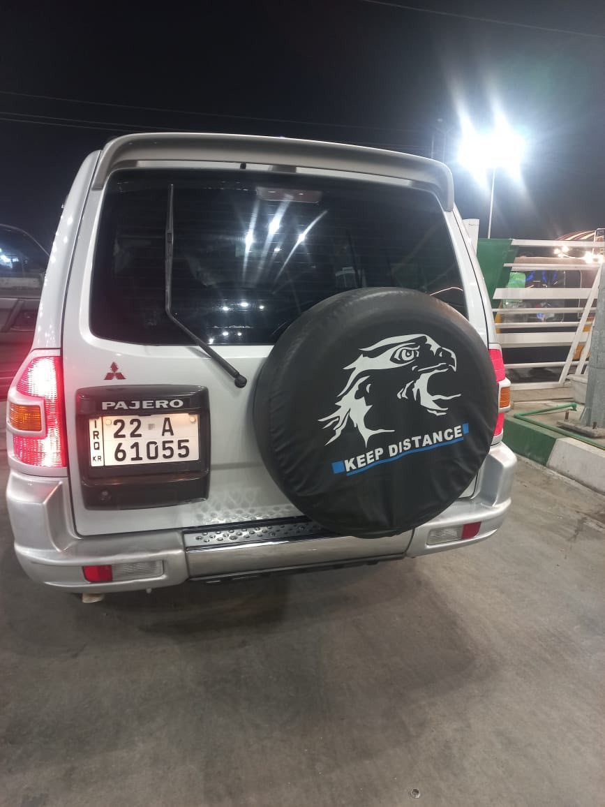 ‏2002 باجيرو بي شام بلغ يمنى مدقوق على البارد مقفول السيارة من كل شيء طقم تاير حديدية جديد أرجو الاتصال برقم الهاتف السعر 95      ***********
