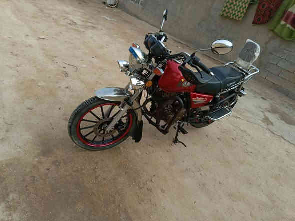 السلام عليكم ورحمة الله 
دراجة سونلك 2022 رقم دولي نجف بأسمي
دراجة حلوه وجديده محرك مبدل بوشه اصليه فقط 
السعر 1200 وبيها مجال مكاني نجف ***********
