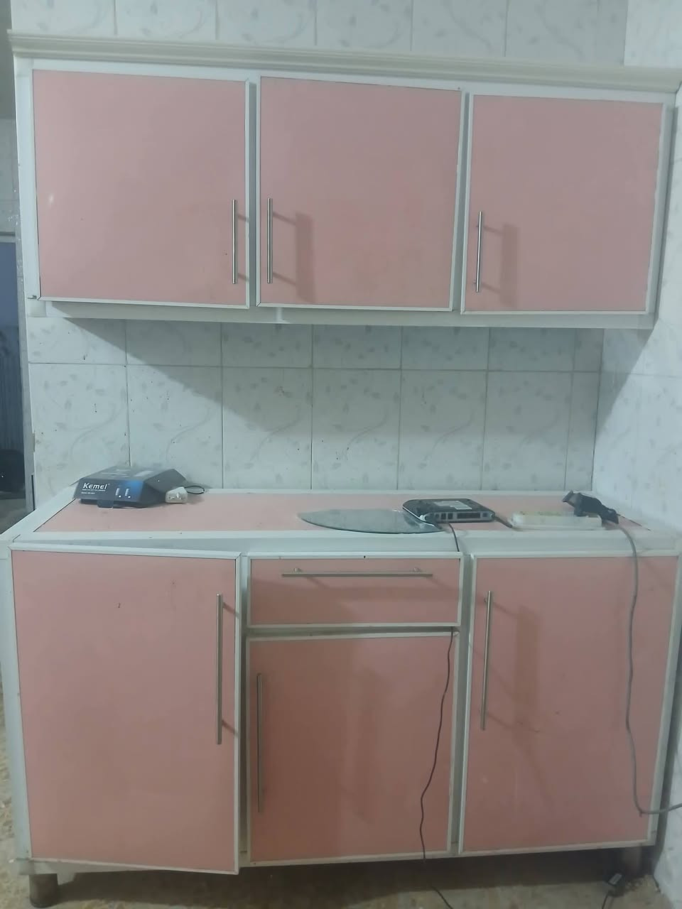 لطفا الاسعار ثابته  واتساب ***********
الطباخ ٧٥ قفل نضيف ٤ عيون فرن شغال 

 كاونتر ٣ قطع سنك وملحق والثالث لجوة 
 الملحق لتعليك يحتاجله نرمايد جدد سعره قفل ١٣٥
لان نضيف 

 راوتر نت وطني من شركه هواوي ابو خطين 
٢٠ الف
 الكنتور ب١٠٠
