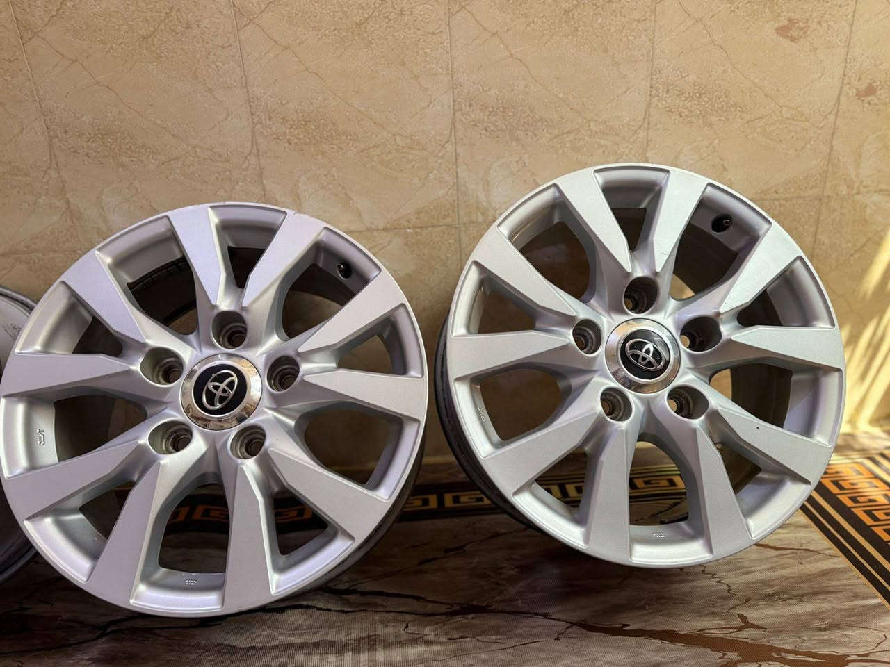 السلام عليكم للبيع تخم ويل لاندكروز جكساره جديد أصلي وكاله يرهم لجميع موديلات  الجكساره للستفسار ***********
