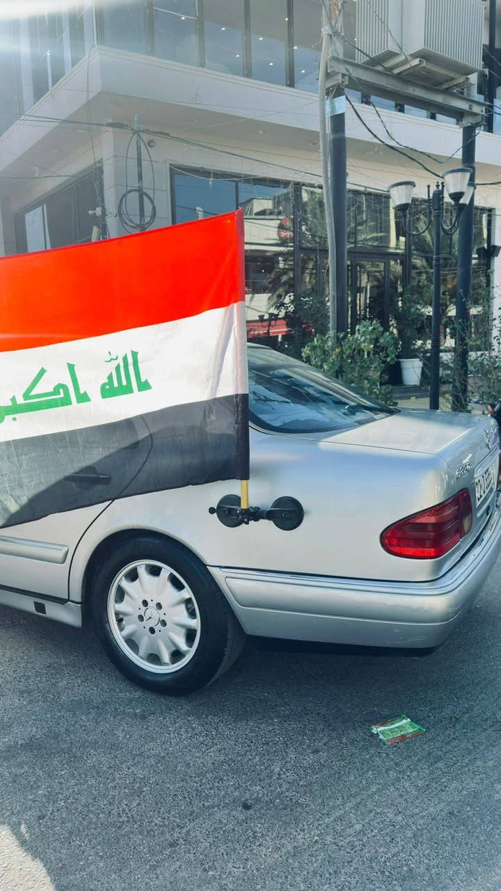 سلام عليكم
ام عيون(E320 وارد اليابان) موديل 1995 محرك خراطيم
رقم اربيل مميز(33553) سنويه 2030 هزه بعدها مامخلصه 
تحويل لايمته مايعجبك لان بسم جيراني مكانه كربلاء 
سياره متعوب عليها جاهزه من كلشي كير محرك كفاله تخم تاير كهربائيات كلها تشتغل  يعني مال جناي فقط مصبوغ عام اثر جراد(بدون اي ضربه او خياس) سياره نقصها صبغ دعاميه اماميه فقط سعر 97 بيها مجال للطيبين *********** مكاني كربلاء
