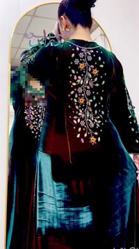 قماش كشمير • ملابس • توصيل