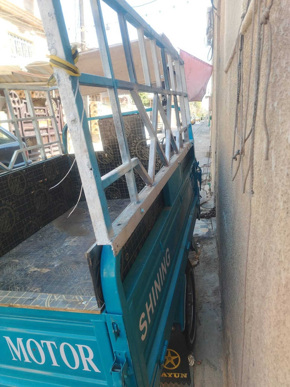 السلام عليكم للبيع جديده كفاله العنونه الشرطه الرابعه موديل 23 اوراقهه ورقتين *********** السعر مليونين وميتين

