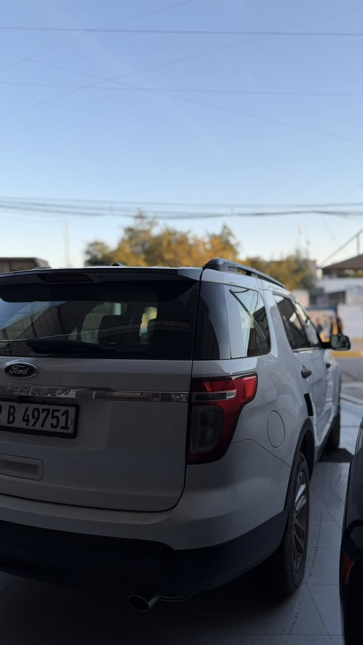 للبيع سيارة فورد اكسبلور  2014 رقم اربيل
المواصفات نص  فول
 محرك 6سلندر 3.5
فورويل awd
تحكمات ستيرن فول
لايت زنون
7 راكب
حساسات خلفي
تبريد 3 قطع امامي وسطي وخلفي مع تحكمات 
8 سماعات
 بيها قطعتين باب صبغ وجمالغ مفتوح 
رقم اربيل
السعر 160$ورقة وبيها مجال 
للاستفسار
***********
مكان السياره بغداد شارع فلسطين
