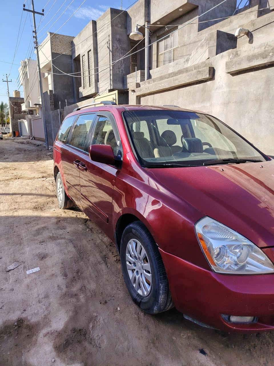 السلام عليكم سياره سيدونا ٢٠١٠ امريكي محرك ٣٨٠٠ حداديه جيده تبريد خير من الله ٣قطع  ٧راكب  اطارات جيده  سعره ١٣٧ $ ***********  مكان بابل
