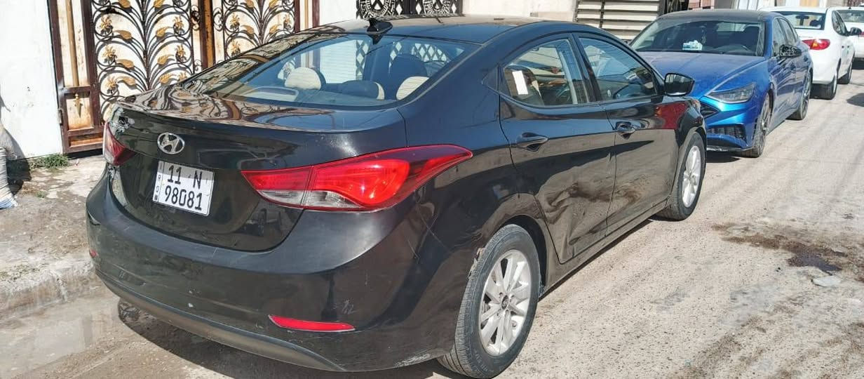 السلام عليكم النترا للبيع موديل 2016 وارد امريكي محرك 1800 دوش كير ومكينه مكفول حداديه جديده تحكم ستيرن صفحتين نظام ايكو رقم بغداد بيها طخات ومصلحه بدون تبديل ودواخل تدفئه وتبريد شغال ويل كب نظام ثمانيه دسك تحكم مري كهربائي شاشه لمس السياره مابيها  اي نقص السياره باسمي مكان بغداد   دوره ابو دشير السعر 108 رقم الهاتف ***********
