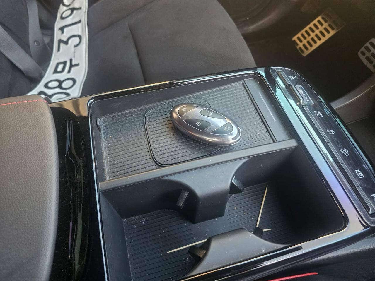 السلام عليكم ورحمة الله وبركاته
توسان ٢٥دخولةجديد  N  lin سيارة فول مواصفات  سعرها   ١٧٥ قفل بدون تصليحع وضعها موجود بغداد   سيارة حرة   
***********
