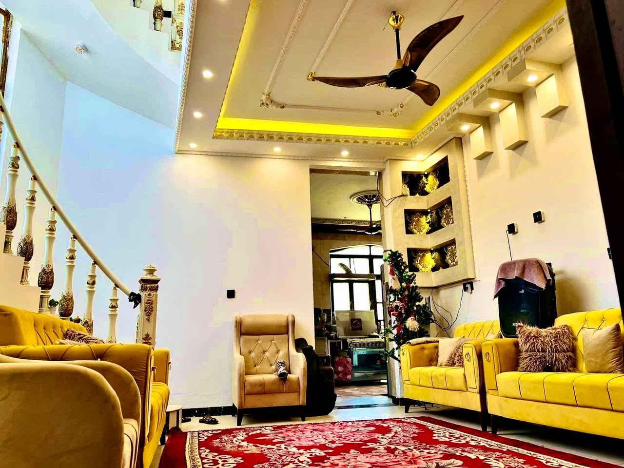 سلام عليكم بيت طابو زراعي  للبيع
تفاصيل

مساحةً 210 مكتوب 200 م 
طابقين كونكريت طابوق 
ديكورات جبس بورد 
الطابق الارضي
 غرفتين 4 ونص في 6
صالة 5 ونص في 6
مطبخ 4 في 4 
استقبال 5في 8
منور 5 في 2 
منور5 في 2
صحيات بالمنور 3في2
صحيات في الاستقبال 
الطابق الاول 
غرفة 8في 5
غرفة 4في 4
مطبخ غربي 
صالة 
صحيات 3 في 1 ونص 
سطح اول 9 في 6 
سطح ثاني 12ف 9
 

العنوان حي الامين خلف بانزين خانه شموس 
 
الاستفسار ***********   / *********** ابو حسين 

 ملاحضه البيت يباع معه الاثاث 🏠
