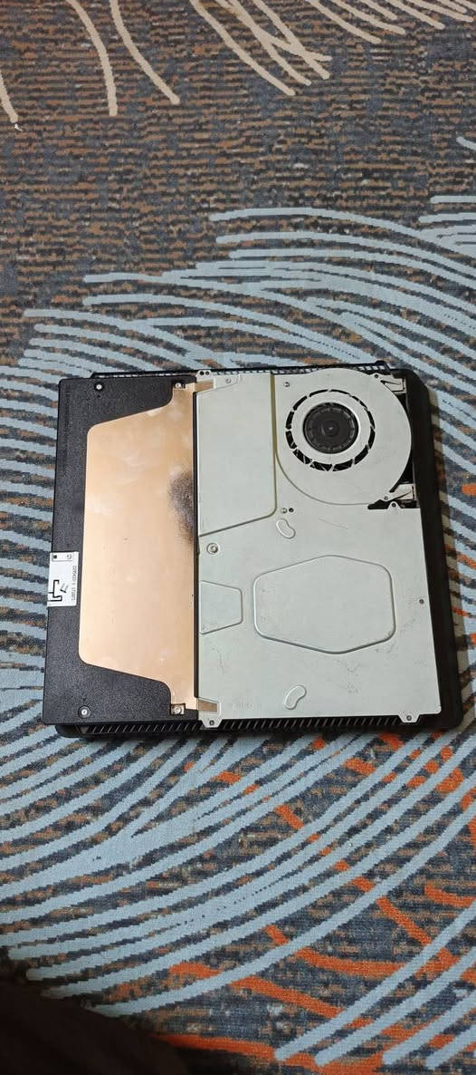 السلام عليكم بلي ٤  سلم نضافه ١٠٠✓ جديد اونلاين ويا لعبه بس العبه سعرها ٦٥ اخر تحديث يدات ثنين سعره١٨٠ ورقمي *********** مكاني بغداد
