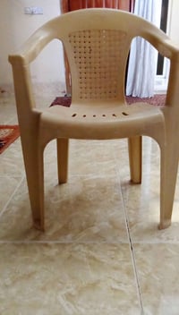 كرسي • مستعمل