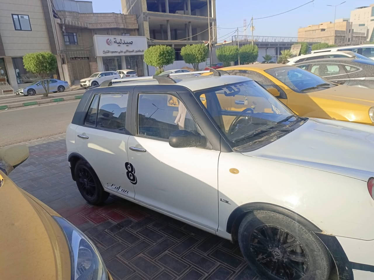 السلام عليكم
ليفان٣٢٠    
٢٠١٣
للبيع السعر٢٥ وبيه مجال
السياره جاهزه 
كير ومحرك
تبريد 
شاشه
كامره
ادامه كامله للسياره قبل اسبوع
تايرات جدد
العنوان السماوه
***********
السياره للبيع فقط بدون مراوس
