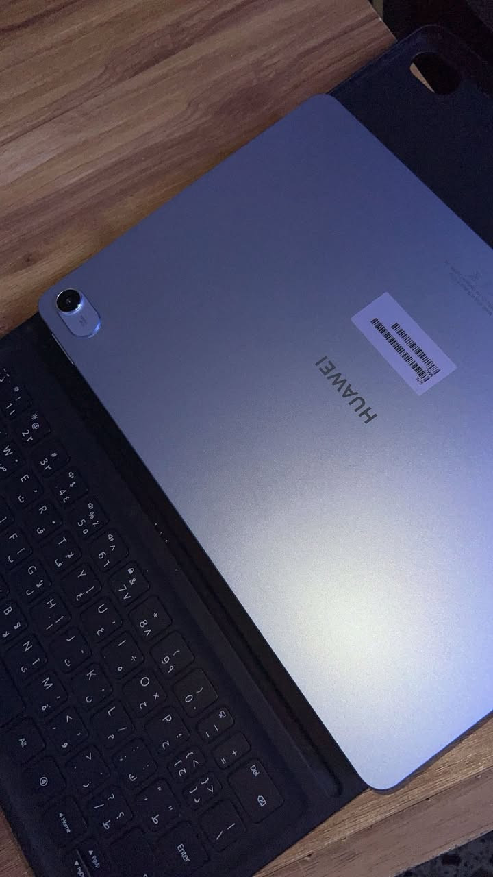 سلام عليكم
للبيع ايباد هواوي مات باد 11.5 
مساحة الاجمالي 256 
مستخدم فقط شهر 
اصدار 2025
السعر :400 
العنوان بغداد 
الرقم ***********
