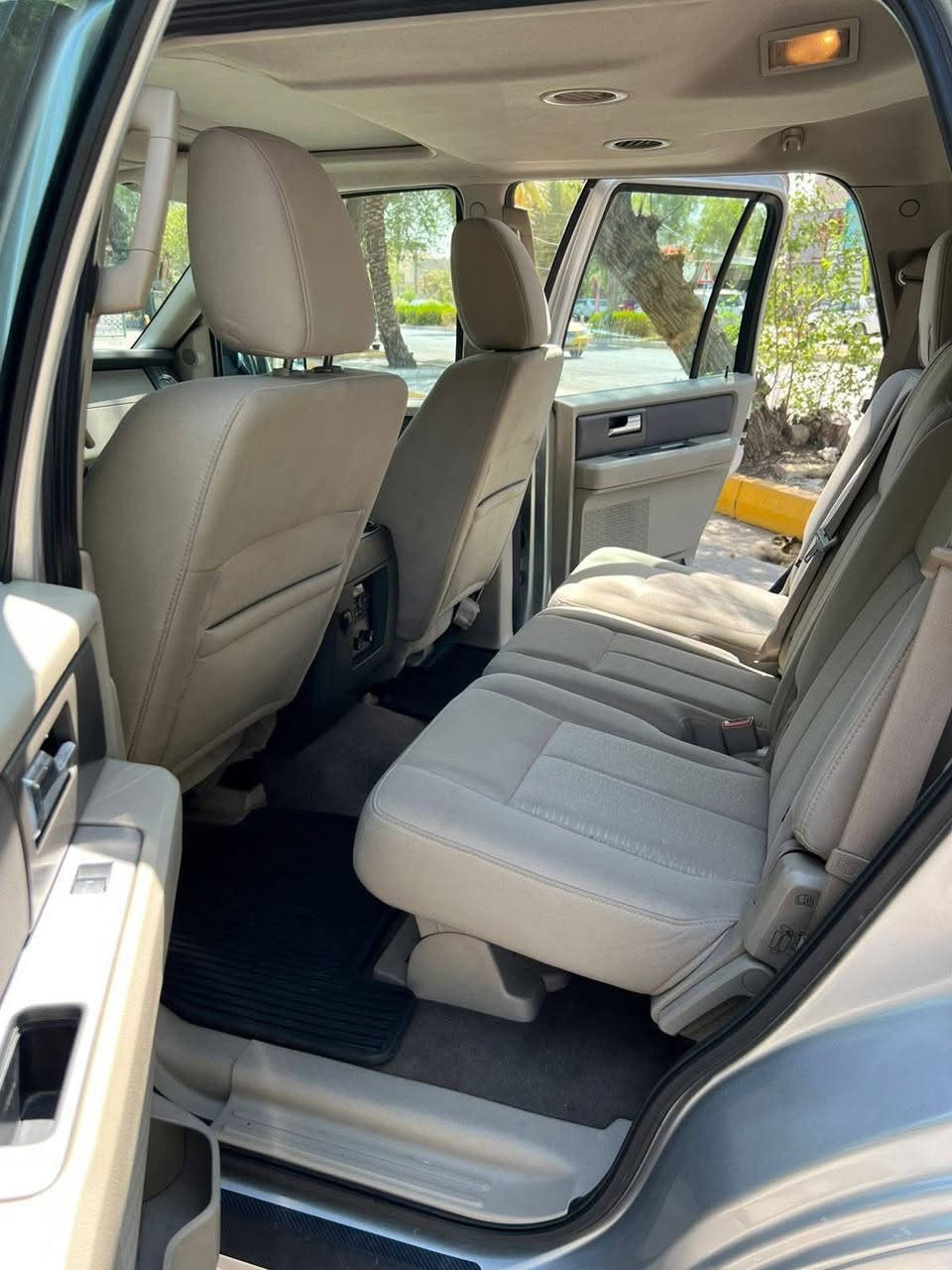 فورد اكسبدشن Xlt بتره 2012
مكفوله من الصبغ كفاله عامه
( خـليـجـي ) وكالة نيڤا مكفوله 
مكينة ٨ سلندر 5,400 
                  
ماشية 105 الف كم اخت الجديده
المواصفات : 
- فتحه سقف سلايد
سيدي چنجر 6 اقراص 
- داخل بيجي لونين 
- تحكم ستيرن 
- تبريد 3 قطع 
- سكليتر كهرباء 
- كراسي كهرباء 
- ٧ راكب 
- حساسات خلفية 
- كود ابواب 
- بجم كامل زينون 
مكاني بغداد / الكاظميه
السعر 16،800$
رقم صاحب سيارة ***********
