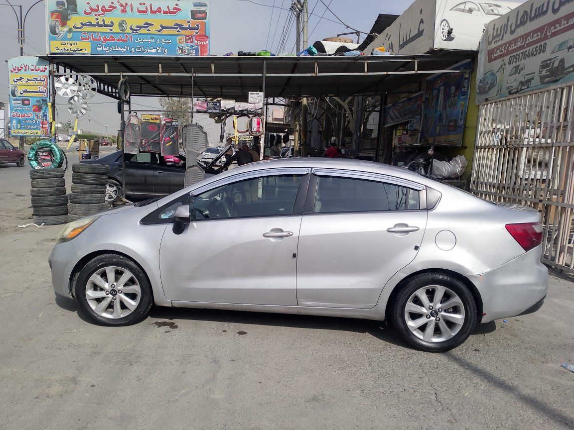 للبيع كيا ريو 12مبدل بيها قطعتين كوبون بنزين صاحبها بالموصل شرط تحويل السعر 80 سنويه ساقطه 22 مكانها الموصل ***********
