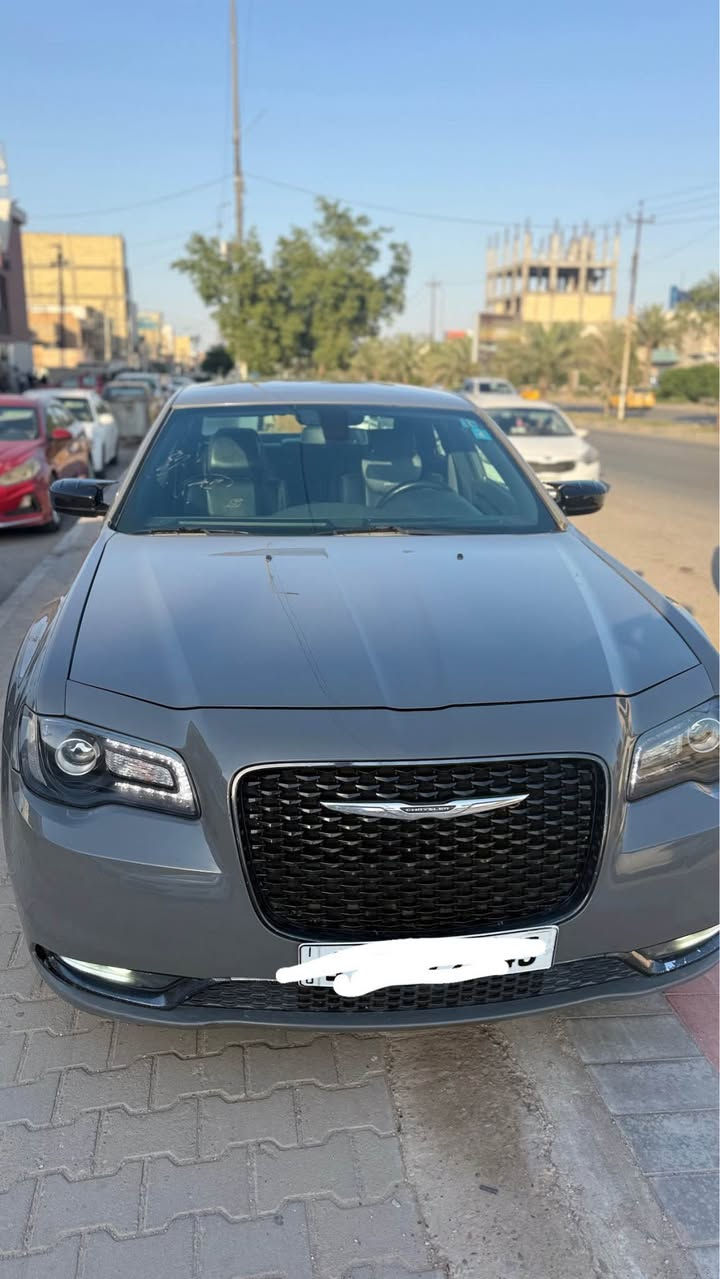 اوباما موديل 2019 اصل بغداد باسمي 
وارد امريكي بدون حادث بارد فقط وكارت تكحيل السونار بالمنشور
مواصفات S فول بدون بانوراما 
لون سمنتي مميز 
ماشية 141 الف كيلو مو ميل 
جلد و تدفئة مقاعد وهيتر مرايا جانبية 
نظام صوت الباين
نظام قيادة عادي وسبورت 
گير سبورت وعادي
حدادية جديدة 
لايت زينون نظام 3 عدسات 
تبريد وتخم تاير ياباني اصلي وباتري جديد
السيارة ما عايزة شي ابد 
مكانها النجف للبيع او مراوس حسب القناعة 
السعر مطلوب 260 وبيها مجال 
*********** النجف, العراق
