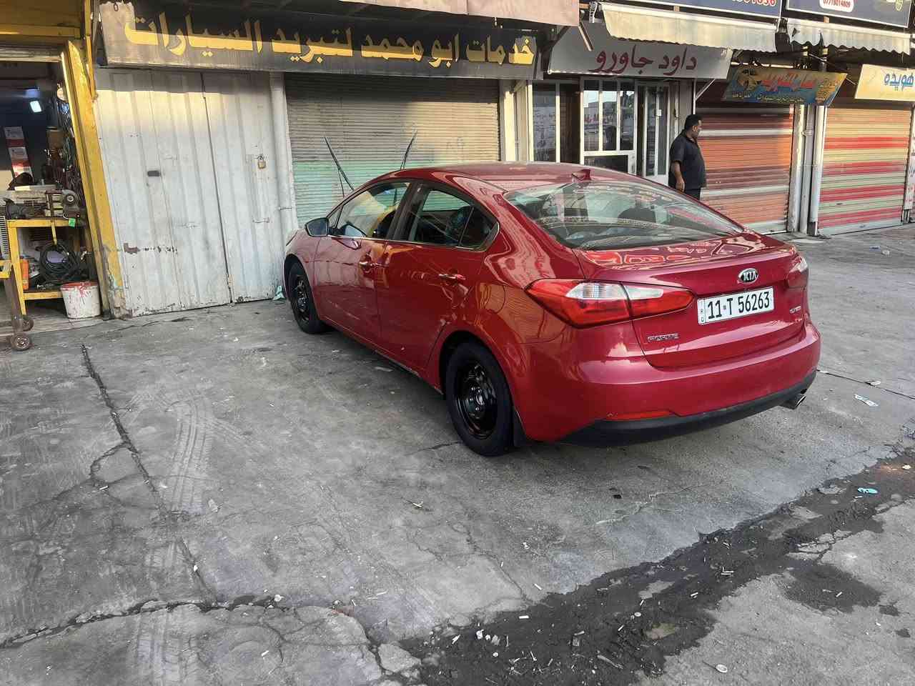 سلام عليكم كيا فورتي مديل 16 حادثه بس بنيد وهنا بالعراق بيه جاملغ مصبوغ ماشيه 96 سعر 118 بيه مجال بصيط سياره بسمي مكان بغداد الامين ***********
