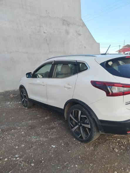 سلام عليكم 
السعر 140 وبيها مجال 
نيسان روج اسبورت موديل 2022 رقم  اربيل بسمنه كير محرك مكفول محرك 20 دبل تيربو قوي واقتصادية  حادث موجود بل صوره السياره مو عام ابيعها عام بدون دواخل بجم كبس وره كبس طخم تيات جديد السياره خير من اللة مانقصها دينار ..... الاستفسار اكثر انتصل ع صاحب السياره عليها وتساب فايبر ***********
