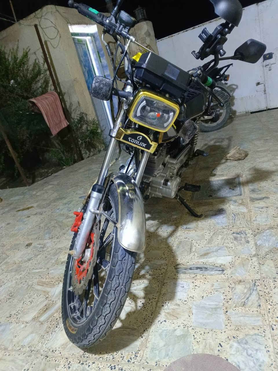 سيفان للبيع 2024 اوراق اصولي مكينة مامفتوحة مكاني الحسينية بغداد *********** واتساب مامتواجد فيس
