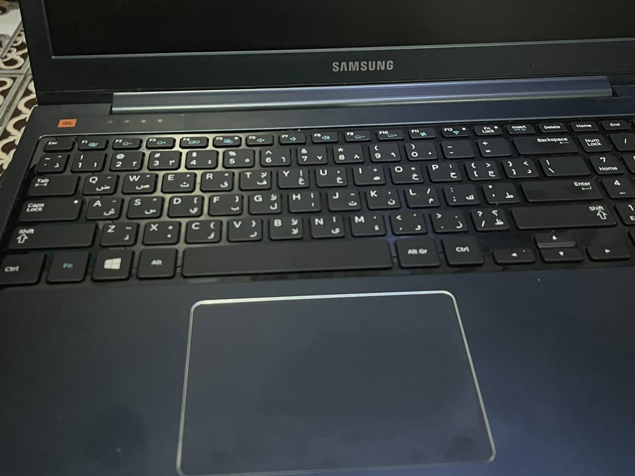 لابتوب Samsung Series 7 Chronos 670Z5E
المعالج: Intel Core i5-3230M (تردد يصل لـ 3.2GHz)
الذاكرة: 8GB RAM لأداء جيد ومستقر
الهارد: 1TB مساحة تخزين واسعة
الشاشة: 15.6 بوصة بدقة Full HD ضد الانعكاس
كرت الشاشة: منفصل AMD Radeon 2GB للألعاب والتصاميم الخفيفة
الصوت: سماعات JBL الأصلية بنظام ستيريو
المميزات: كيبورد مضيئ، هيكل ألمنيوم، تصميم نحيف
المنافذ: USB 3.0، HDMI، مدخل LAN

كيبورد يحتاج تبديل 

السعر 100 الف
بغداد


**إذا كنت صاحب هذا الإعلان وتريد حذفه لأي سبب، رجاءا أرسل رسالة إلى الدعم الفني**