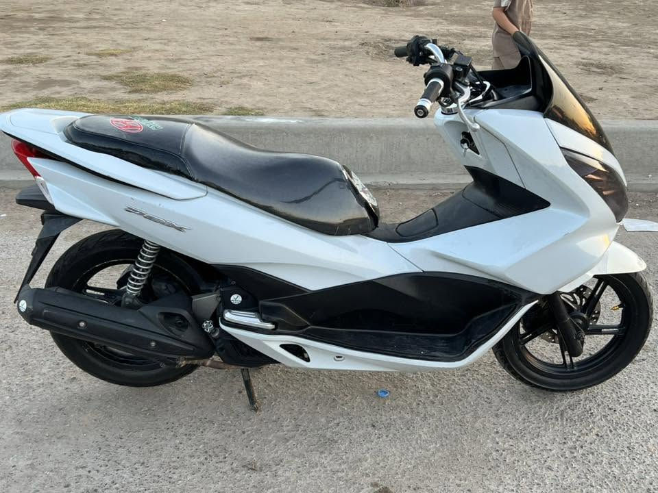السلام عليكم pcx جيل ثاني ياباني  kf 150 حجم مكينه
مكينه بلاديه لا تبخير ولا تنقيص ولا شي مكفوله  

 جميع كهربائيات شغاله

 

السعر ١٤$ 

الرقم  ***********    مدينه الصدر
