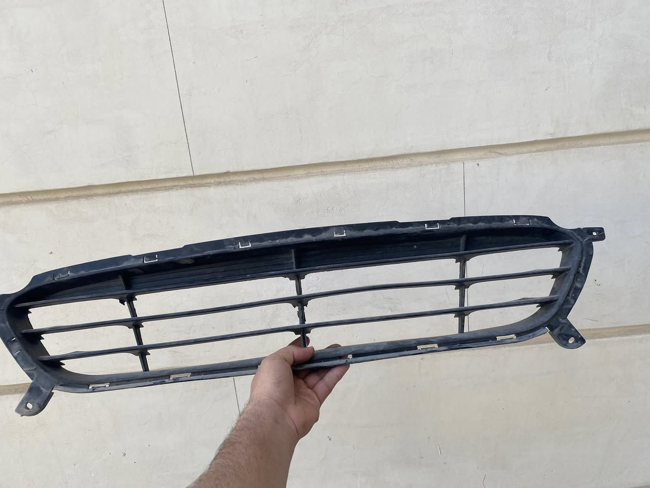 السلام عليكم 
ادوات اكسنت 2014 الاصليات يحتاجلهن تعديل شوفة عينك سعرهن مناسب  
بنيد 
عرضاينة 
كشافات 
عطر دعامية اسفل 
واتساب ***********
