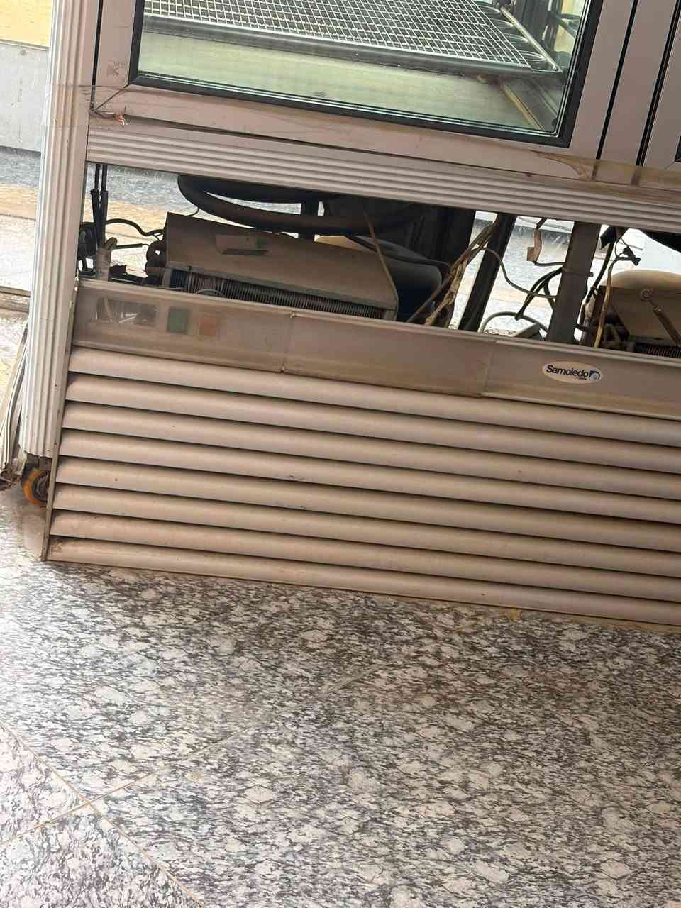 براد إيطالي للبيع ناصرية مركز ***********
