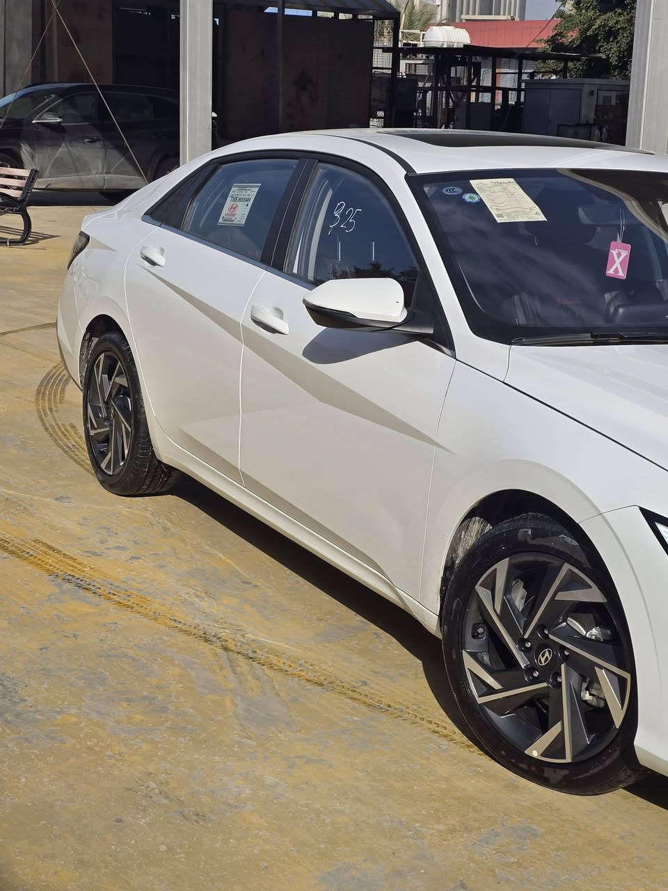 سلام عليكم عندي الانتره تجميع موديل ٢٥ زيرو ماشيه ٤٠٠٠ محرك ١٦٠٠ دبل نوزل فول مواصفات  بسمي تحويل ثاني يوم كشن كهرباء السعر [[١٦٣ ]] وبيه مجال شي قليل مكان السياره بغداد الكرخ   *********** ) الشراي يتصل
