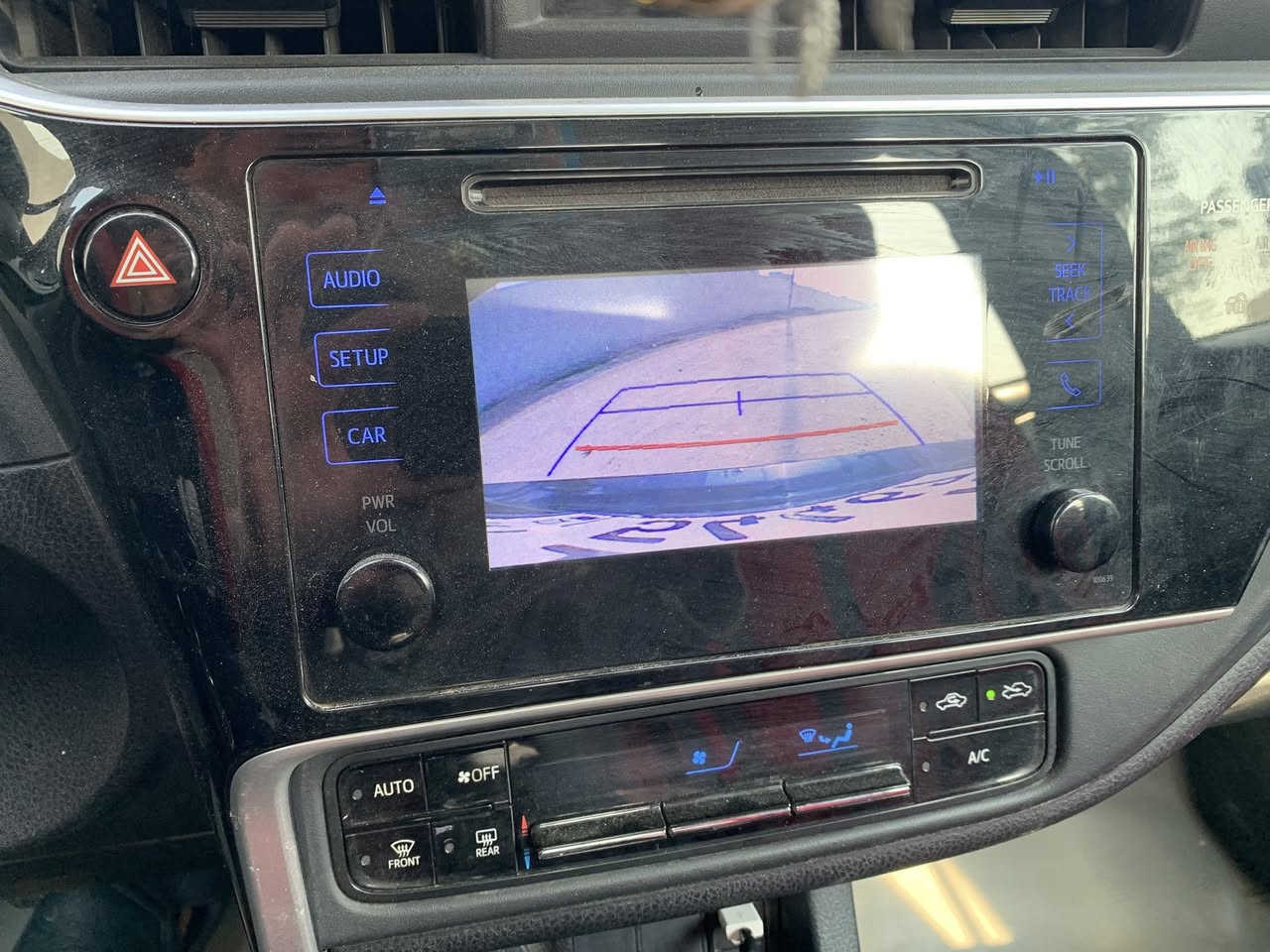 السلام عليكم كورلامديل٢٠١٧مواصفات LEضرربنيدنفسه مصلح وجاملغين نفسهن مشدودات سياره رقم بغداد سنويه مجدده كير محرك صدر تبريد تخم تاير باتري جديد سياره احنه مستوريدهه مكان ديالي ماشيه 107مايل سعر١٢٩هاتف ***********
