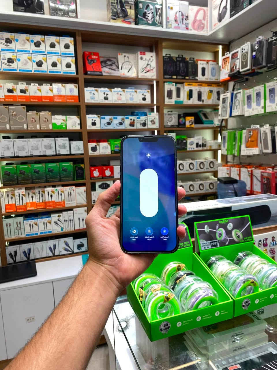 سلام عليكم 
ايفون 13 Pro Max 
مبدل شاشة اصليه وبطارية اصلية 
شاشة 3 خيارات
سعر 550 وبي مجال 
عنوان - شارع كوفة نجف - مجاور مأكولات خوخة 
حاتم شكر للهواتف النقالة 
***********
***********
