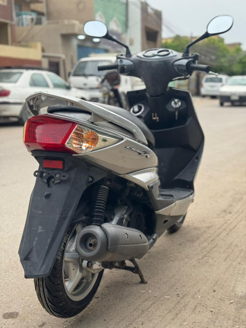 إسلام عليكم اخوان دراجه سكنس فحل نوزل خطين ياباني قبق نفخ ستان كهرباء ماشيه ٤١حقيقي سويجات ثنين دراجه كفاله عامه من كلشي ضمان مكينه وكفر 
مكاني ///بغداد الكريعات 
رقمي ///***********
