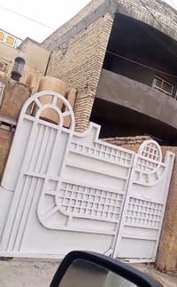 بيت للبيع ١٥٠ متر مال ورثة..  بناء التسعينات يتكون من كراج وهول ومطبخ ...