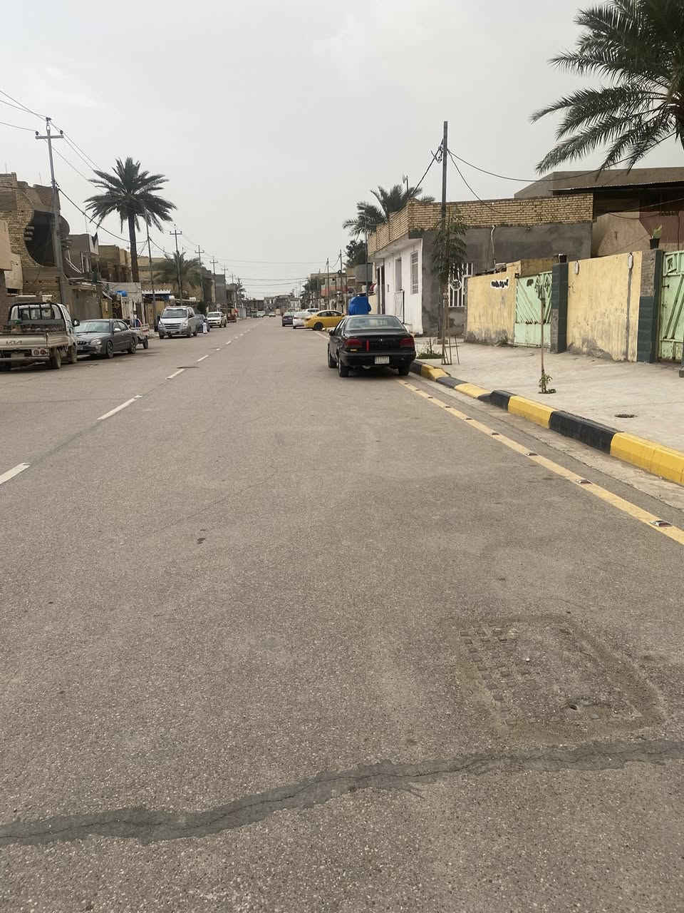 بيت للبيع
المساحة ( ٢٠٠ متر ) 
العنوان / حي العسكري قرب مدرسة التراث ومركز الصحي الغدير 
الاستفسار اكثر الاتصال على الرقم الهاتف 
***********
