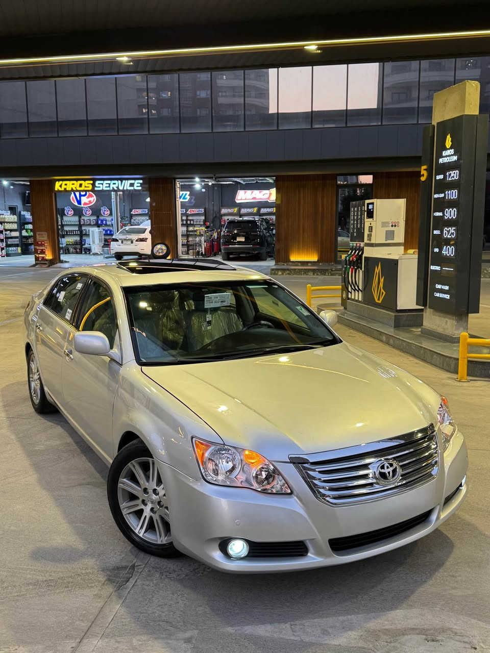 ئەڤەلۆن ٢٠٠٩ خلیجی سەڵتەنە فول مواسەفات بێ بۆیاخ سەنەوی تا ٢٠٣٠ بە ناوی خۆمەوەیە کامل سێرڤسی لە پێشو دواو قوڵاغ و ڕۆن و هایدرۆلیک بۆ کراوە ڕەقەمی سلێمانیە سەیارەکە زۆر جوان و تازەیە کوشن و شتی دڕاوی نیە هەموو گیانی تازەیە تەقەو ڕەقەی نیە گێڕوو مەکینە لۆکە بە شەرت نەکراوەتەوە  شوێن سلێمانی
***********
*********** السليمانية, العراق
