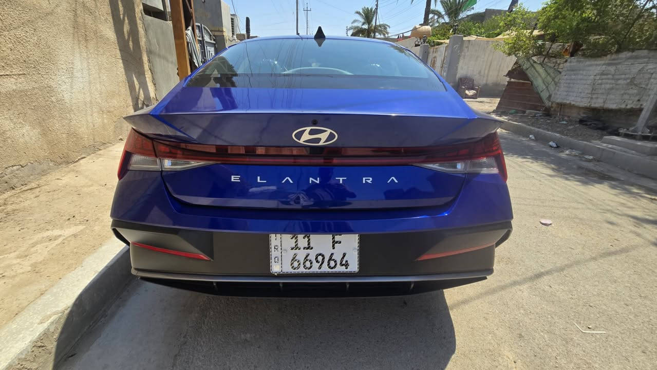 سلام عليكم 
🔥 للبيع Hyundai Elantra 2025 فول مواصفات 🔥

سيارة نظيفة جداً، استخدام شخصي، بحالة الوكالة ومن دون أي ملاحظات.

✅ محرك 2.0 اقتصادي وقوي
✅ كير CVT ناعم جداً
✅ بصمة تشغيل وبصمة أبواب
✅ فتحة سقف
✅ شاشات عدادات رقمية
✅ شاشة وسطية كبيرة مع Apple CarPlay و Android Auto
✅ كاميرا خلفية
✅ حساسات أمان ومساعدة سائق
✅ رادار أمامي
✅ مثبت سرعة ذكي
✅ تحذير النقطة العمياء
✅ نظام المحافظة على المسار
✅ تشغيل عن بعد
✅ شحن لاسلكي للموبايل
✅ مقاعد جلد
✅ تدفئة مقاعد أمامية
✅ تكييف أوتوماتيك 
✅ إنارة LED كاملة
✅ صندوق خلفي ذكي (Smart Trunk)
✅ ماشيه ١٤ الف كيلو بعده زيرو 
السيارة فول مواصفات، نظيفة جداً وجاهزة للفحص بأي مكان.
السعر: (١٦٦) وبيه مجال 
العنوان بغداد 
رقم الهاتف 📱 ***********
