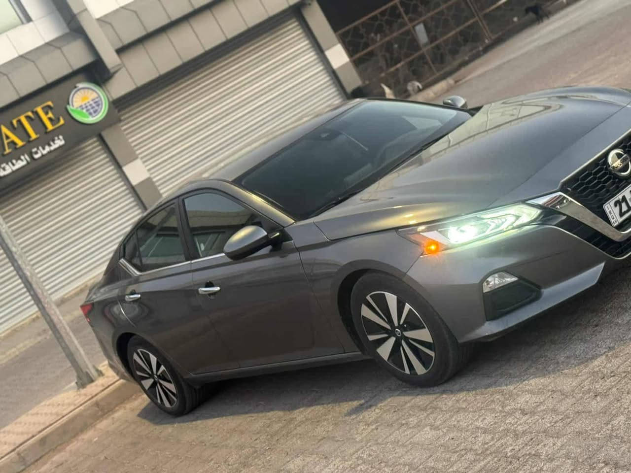 السلام عليكم للبيع 
نيسان التيما 2021 /اللون الفيلي 
الفئه SV
تحكمات ستيرن جهتين 
شاشه ترحيب 
بصمه ابواب 
رادار امامي خلفي (وقوف ذاتي) 
رادار جانبي 
كشنات مخمل 
كشنات كهربائي
تشغيل عن بعد 
ويل حجم 17
السياره بجم كبس 
ضرر السياره -جامرلغ تبديل 
الباب مال السايق والبونيد صبغ امريكا
*********** خانقين
