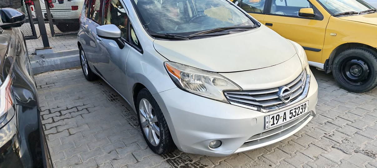 فيرسا نوت 2015  ماشية 120 الف كيلو بيها ٤ قطع صبغ. رقم كربلاء. بصمة. كامرا. تدفئة كشنات. السعر 7500$ وبيها مجال. للتواصل ***********
