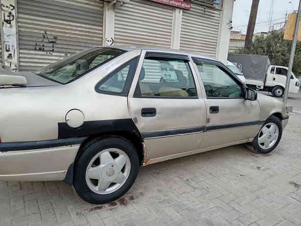 السلام عليكم اوبل فكتره ١٩٩٣ جاهزه مكينه وكير خير من الله كهربئيات شغاله تخم تاير صدر جديد غرفه حلوه مشروع وطني كير اوتو ترايهه حلو السياره خليجي مكينه ٢٠٠٠سياره حلوه تبريد غيرشغال ٥ويل كب جام كهرباء السعر ٣١ومكان السياره بغداد الحريه الاتصال ***********
