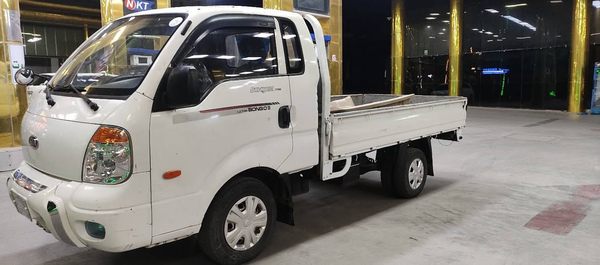 سەرە تابە ناوی خوا
کیا بیلاد  2009
سعری 55گەڵا
3000سوپەر مە کینە ڕەش
سەلە 
کوشن هیتەر 
ئاوێنە کارەبا
ئاوێنەی ئەخەوێت
سوێچ کۆنتڕۆڵ
برێکی بەسراوە
تەبریدی بەسراوە
کارەبای بەسراوە
ناوبۆدی بەسراوە
ئیستۆ پی دوواوەی بەسراوە
6تایەی لۆک
کامل جایز
***********
***********
