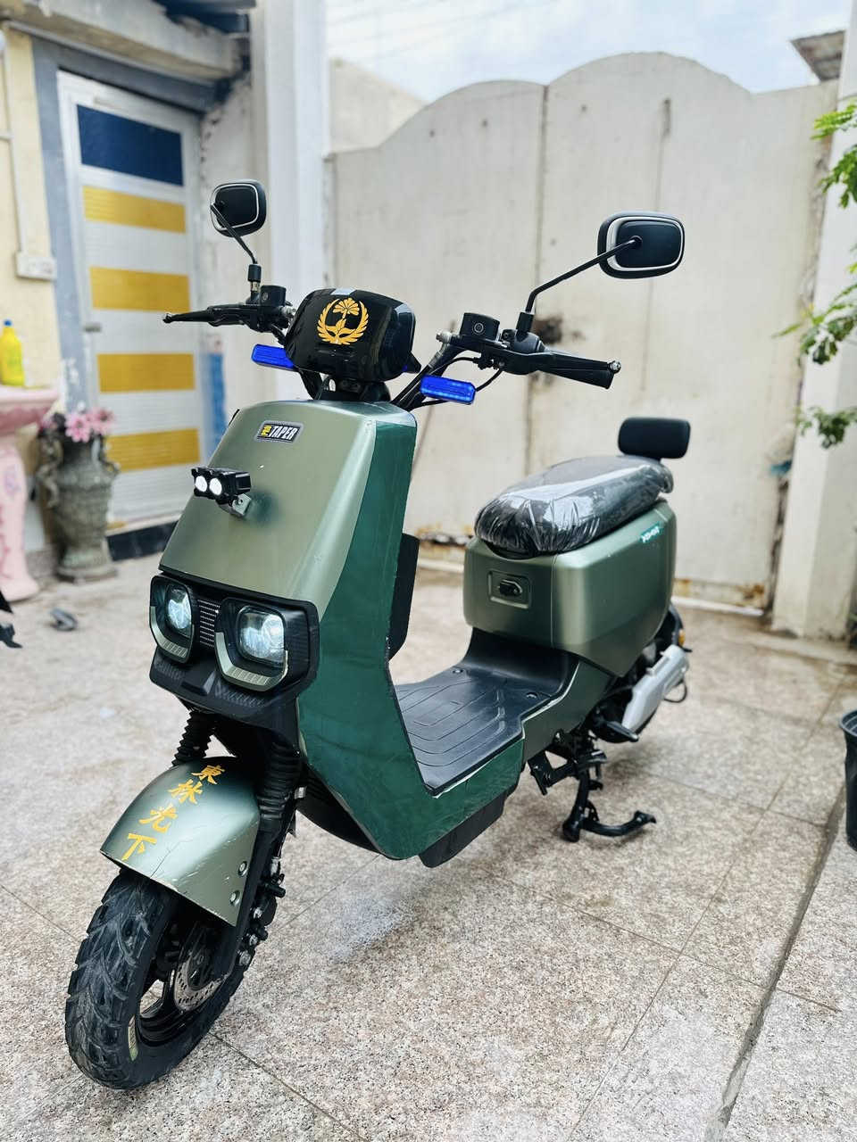 دراجة شحن للبيع 2025 في البصرة
دراجة شحن gt للبيع نضيفة 
دراجة كهربائية للبيع 
5 بطاريات ونلي الأحمر 32 امبير 
3 نمر سريعة السرعة القصوة 70 
دراجة حلوة ونضيفة 
كهربائيات كلهن شغاله 
اشاير يمنى يسرى گلوبات 
دراجة كاملة 
السعر 450 وبيهه مجال قليل للشراي 
العنوان : البصرة الأمن الداخلي
الرقم : ***********
