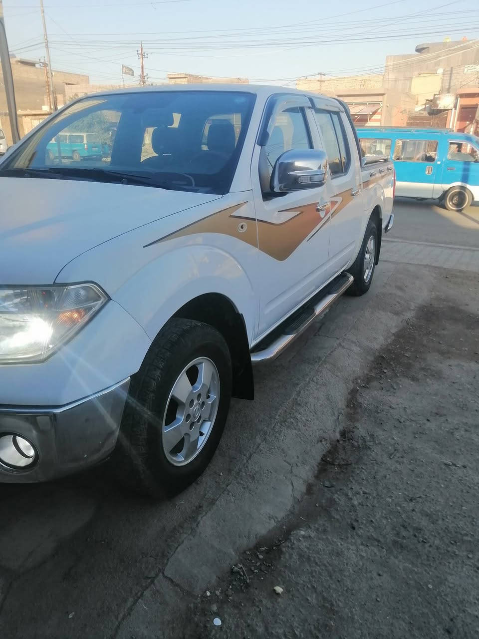 سلام عليكم بيكم نيفاره ٢٠١٣ سياره جديده عل وضع شركه منضومه غاز تبريد شغال صدر خلفي ولا أمامي جديده تخم تاير جديد كير واتماتيك بسمي رقم بغداد انكليزي مكفوله من ضربه صبغ تبديل فتح لايت زنون سنتر الك مكان بغداد رقمي ***********
