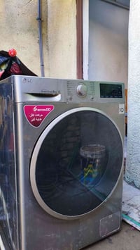غساله اوتوماتيك LG للبيع تشتغل طبيعي بس بيهه صوت جوه  للاستفسار 078075...