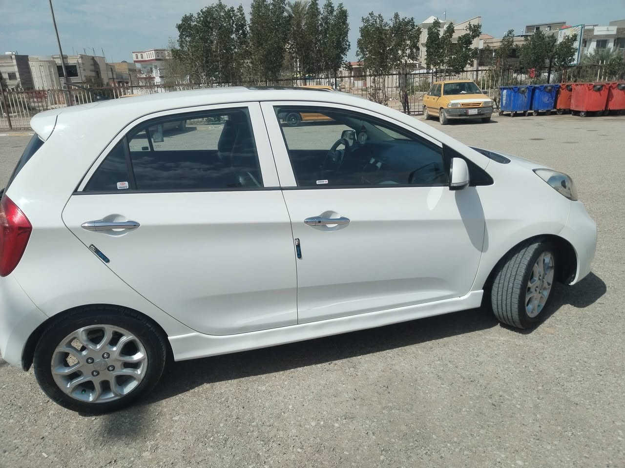 سلام عليكم كيا بيكانتو موديل 2015 كفاله سياره
رقم اربيل دوالي بسمي  فول بصمه ابواب بصمه تشغيل
ماشية 45 لف سياره خليجي  سياره جديده كلش وبل عافيه ع يخذهه
الاستفسار اتصال أو واتساب ***********
مكان سيارة محافظة ديوانية
