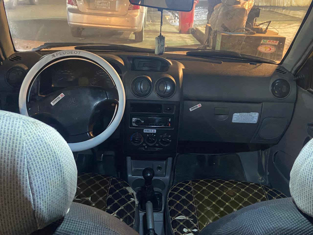 السلام عليكم سايبه موديل 2012مكينه بيه صوت خفيف بس لا تنقص ولا تبخر كير جديد شواصي معمرات تعمير حلو سياره جاهزه مصفره تحويل مباشر للبيع السعر 29للستفسار ***********مكان بغداد الشعب
