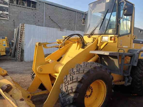 كوماتسو حجم ١٠٠ مكينه ٤ سلندر
كير ميكانيكي وارد ياباني 
مكفول كفاله عامه ساعات العمل ١٤٠٠ ساعه
تخم تاير جديد 
موديل ٢٠١١
دخول جديد ممفيس مامشتغل في العراق 
بغداد النهضة شارع الظلال 
*********** / ***********
